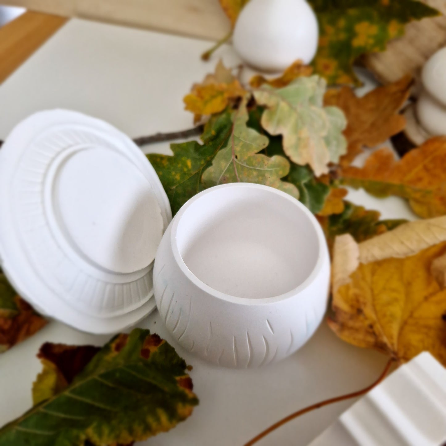 Pilz mit abnehmbaren Deckel aus weißem Gießbeton // für Teelicht oder Kleinigkeiten // Abmessungen: 10x12 cm