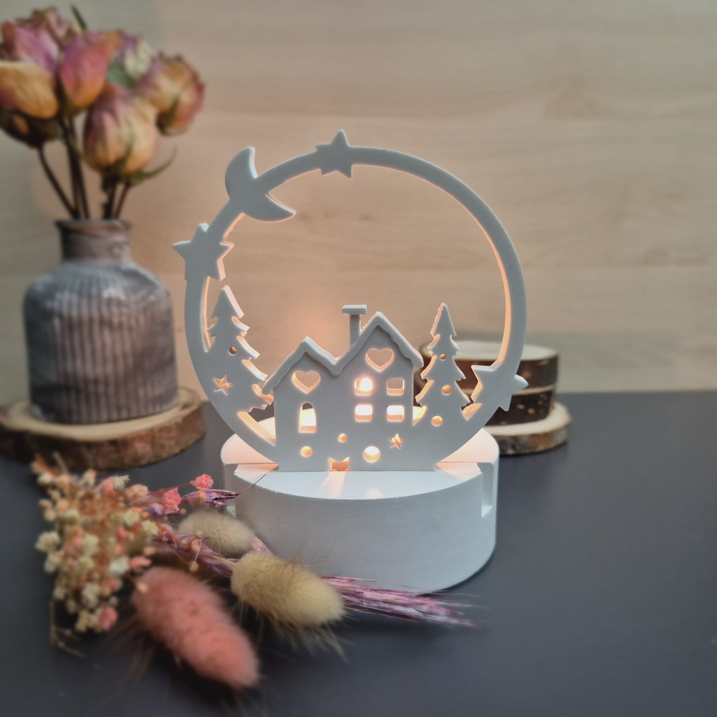 Wechselrahmen „Winterlandschaft" für Kerzensockel - aus weißer Gießkeramik - ca. 14 cm hoch