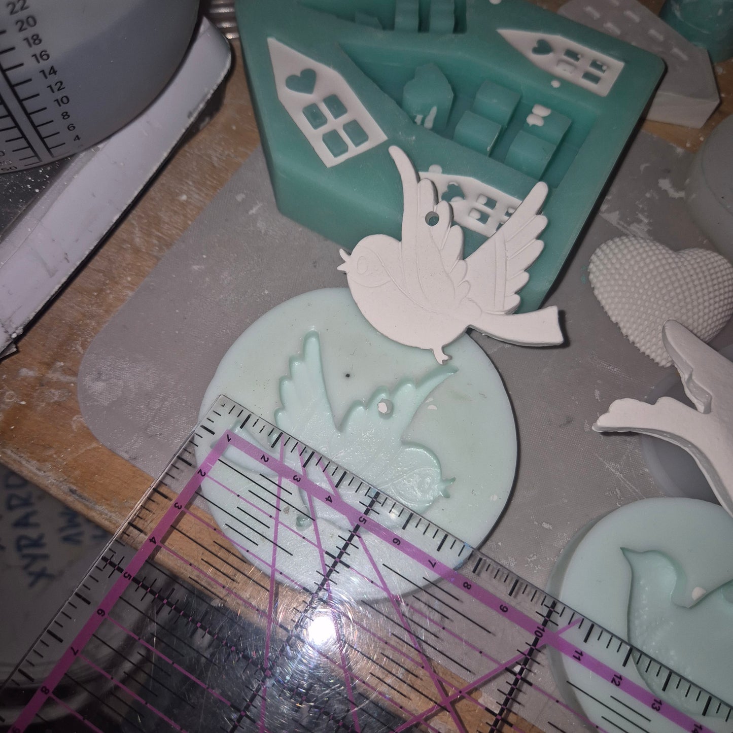 Gießform "Vogel 1" aus Silikon für Gießbeton, Seife oder ähnliches - schöner Dekoanhänger für den Frühling - gebraucht