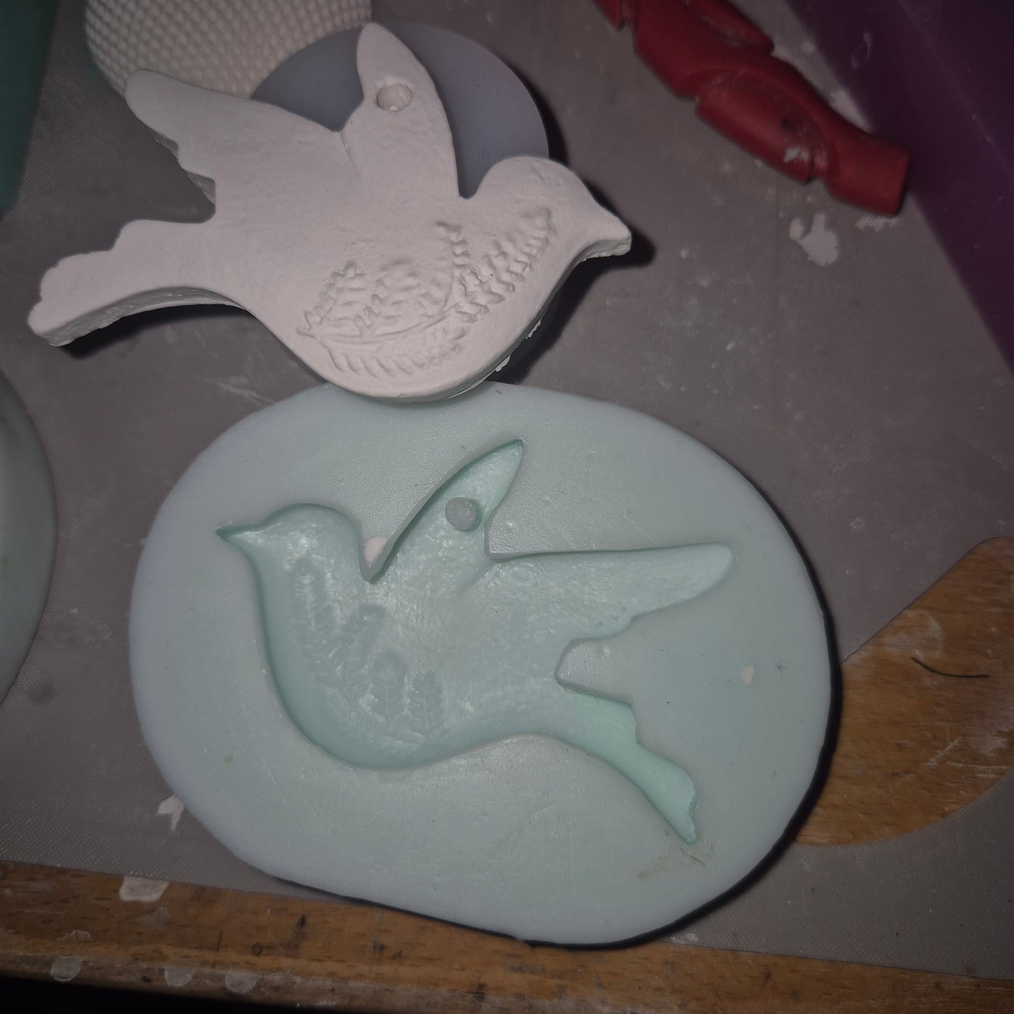 Gießform "Vogel 1" aus Silikon für Gießbeton, Seife oder ähnliches - schöner Dekoanhänger für den Frühling - gebraucht