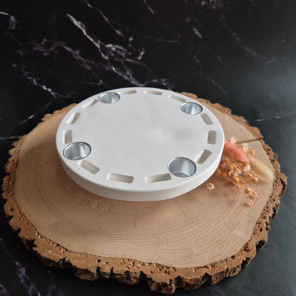 Häschenteller - Dekoteller aus Gießkeramik mit Steckplätzen für Häschen, Häuschen, Kerzen und Vasen, 17cm auf einem Sockel