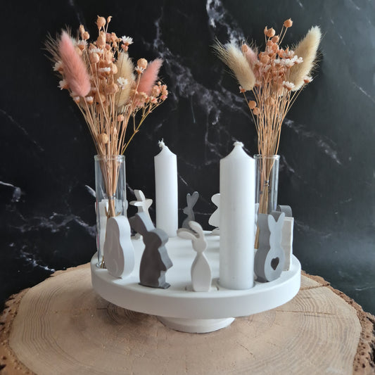 Häschenteller - Dekoteller aus Gießkeramik mit Steckplätzen für Häschen, Häuschen, Kerzen und Vasen, 17cm auf einem Sockel