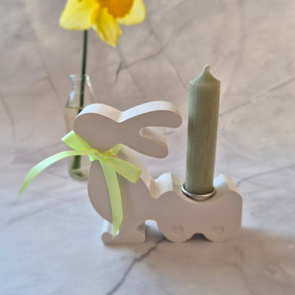 Hasenwagen mit Kerze, aus Gießkeramik - 10x12cm