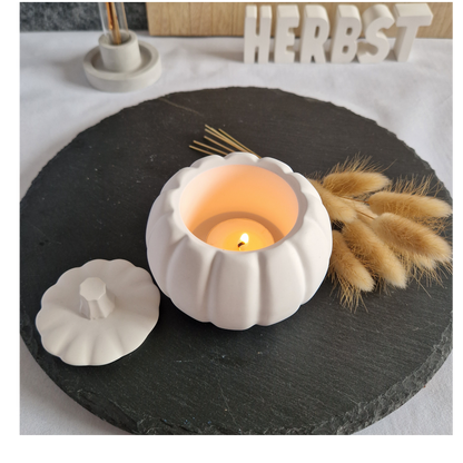 Kürbis als Dekoration aus weißem Gießbeton mit abnehmbarem Deckel für ein Teelicht, schöne und schlichte Dekoration für den Herbst // Abmessungen:  ca. 6cm x 10cm