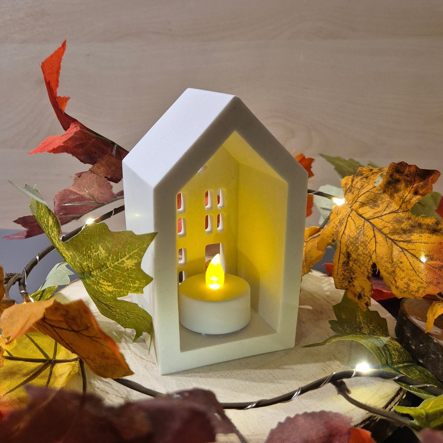 Lichthaus aus Gießbeton für ein Teelicht, zwei verschiedene Größen // Abmessung: 12,5cm oder 15,5cm hoch