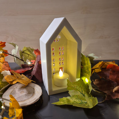 Lichthaus aus Gießbeton für ein Teelicht, zwei verschiedene Größen // Abmessung: 12,5cm oder 15,5cm hoch