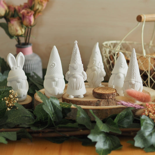 Wichtel Figur aus weißem Gießbeton, stehend, in verschiedenen Ausführungen, Abmessung: 8-10 cm hoch