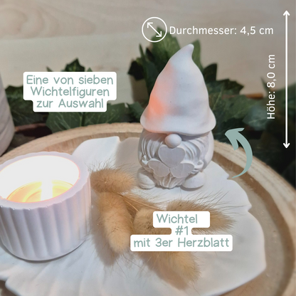 Wichtel Figur aus weißem Gießbeton, stehend, in verschiedenen Ausführungen, Abmessung: 8-10 cm hoch