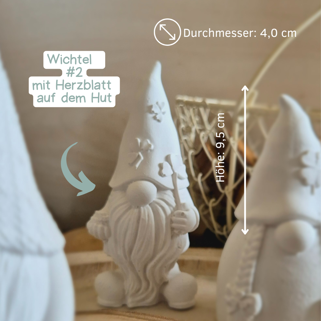 Wichtel Figur aus weißem Gießbeton, stehend, in verschiedenen Ausführungen, Abmessung: 8-10 cm hoch